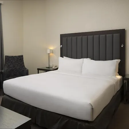 Doubletree By Hilton מלון