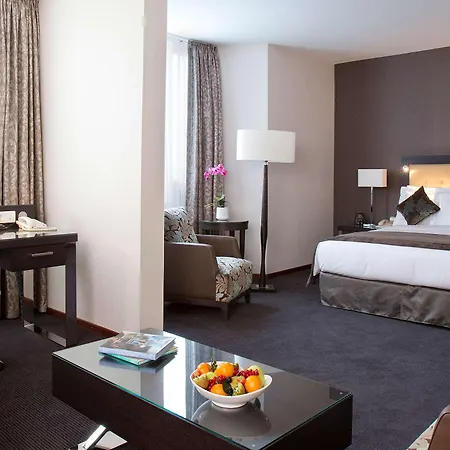 Doubletree By Hilton Hotel