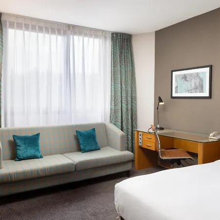 Doubletree By Hilton Hotell 4*
