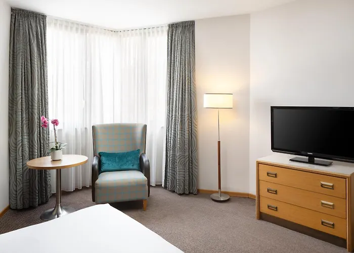 Отель Doubletree By Hilton 4*